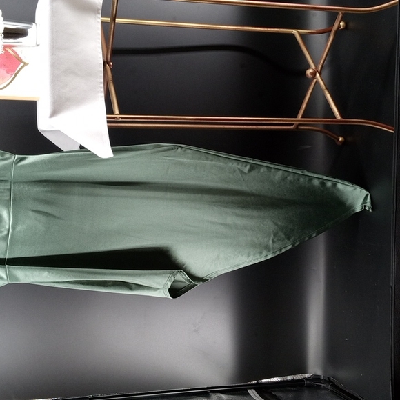 BEAUTIFUL GREEN WINDSOR DRAPE NECK ASSYMETRICAL DRESS SIZE S - Picture 6 of 7